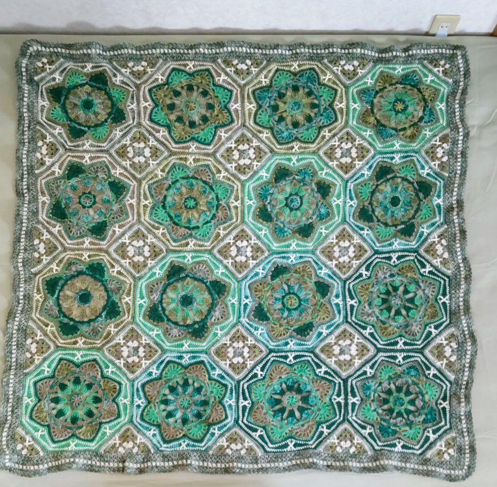 C428　手編みマルチカバー　ブランケット　モチーフ編み　モチーフ繋ぎ　大判