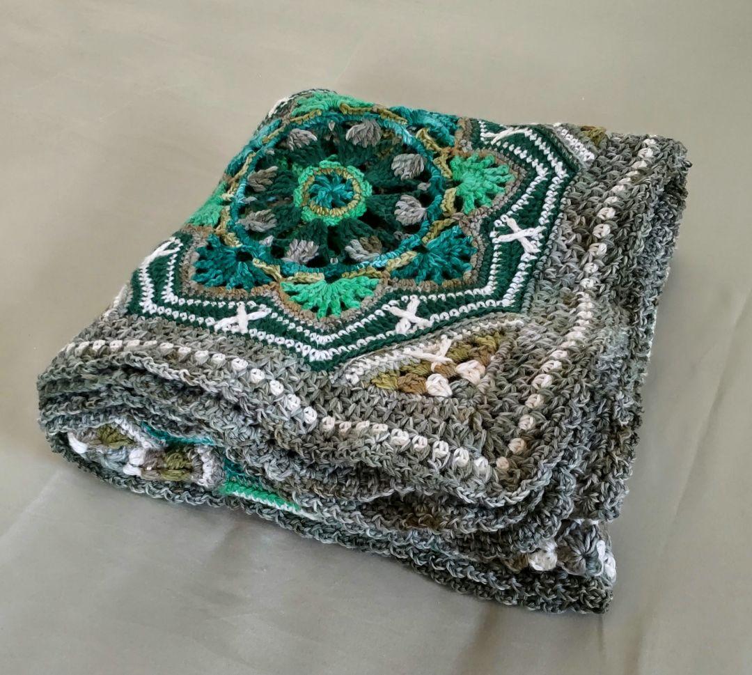 C428　手編みマルチカバー　ブランケット　モチーフ編み　モチーフ繋ぎ　大判
