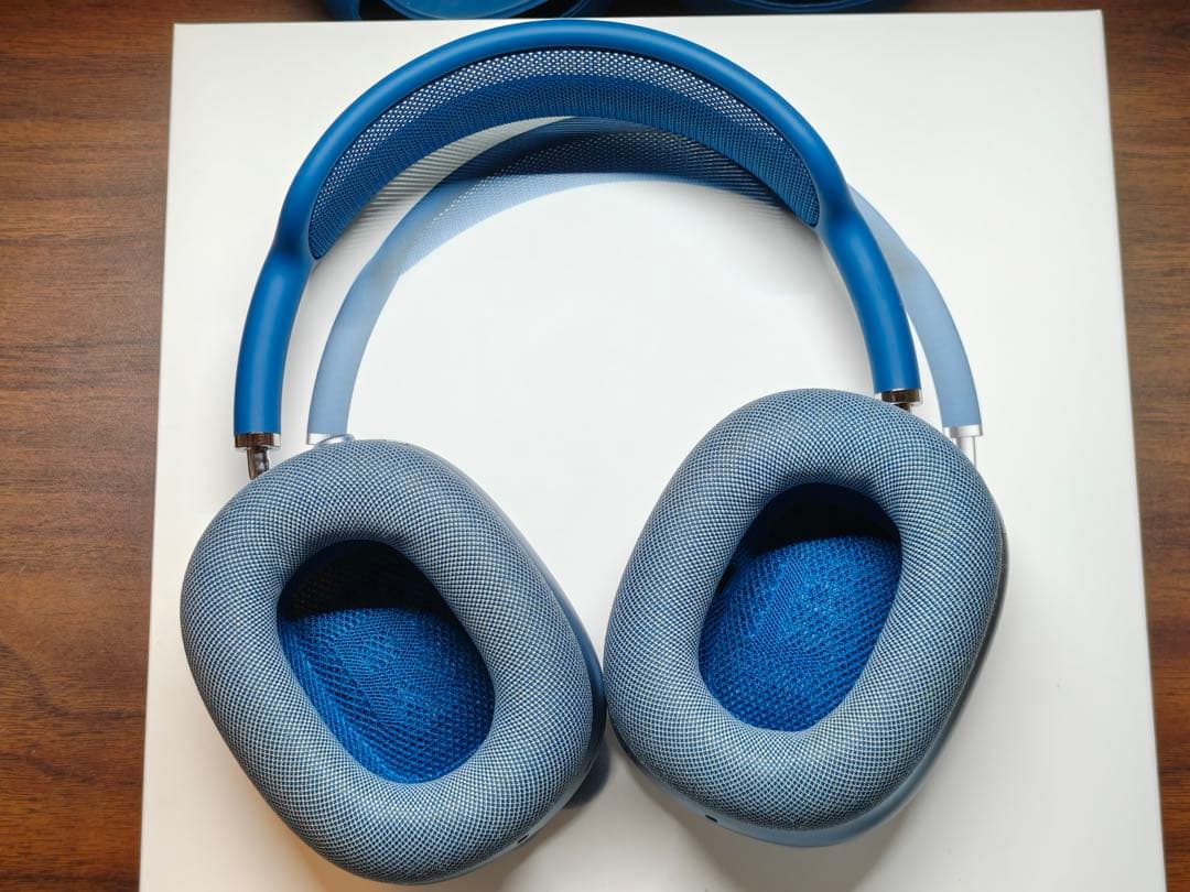 AirPods Max スカイブルー　Lightningモデル