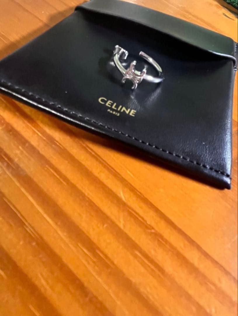 celine ピアス