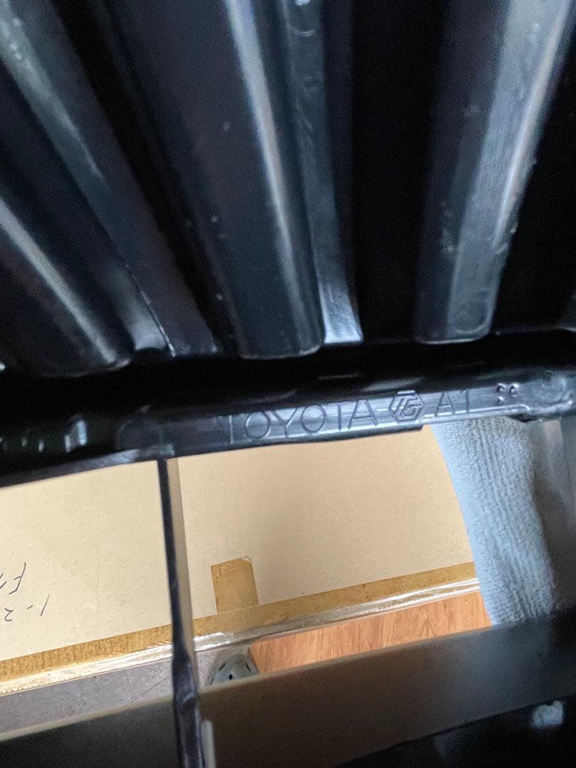 ハリアー 多分60前期 フロントグリル 新車外し