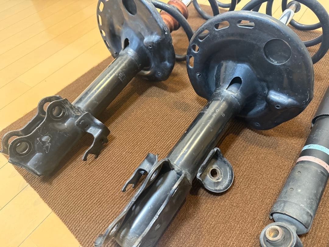 みい60ハリアー　前期 純正サス