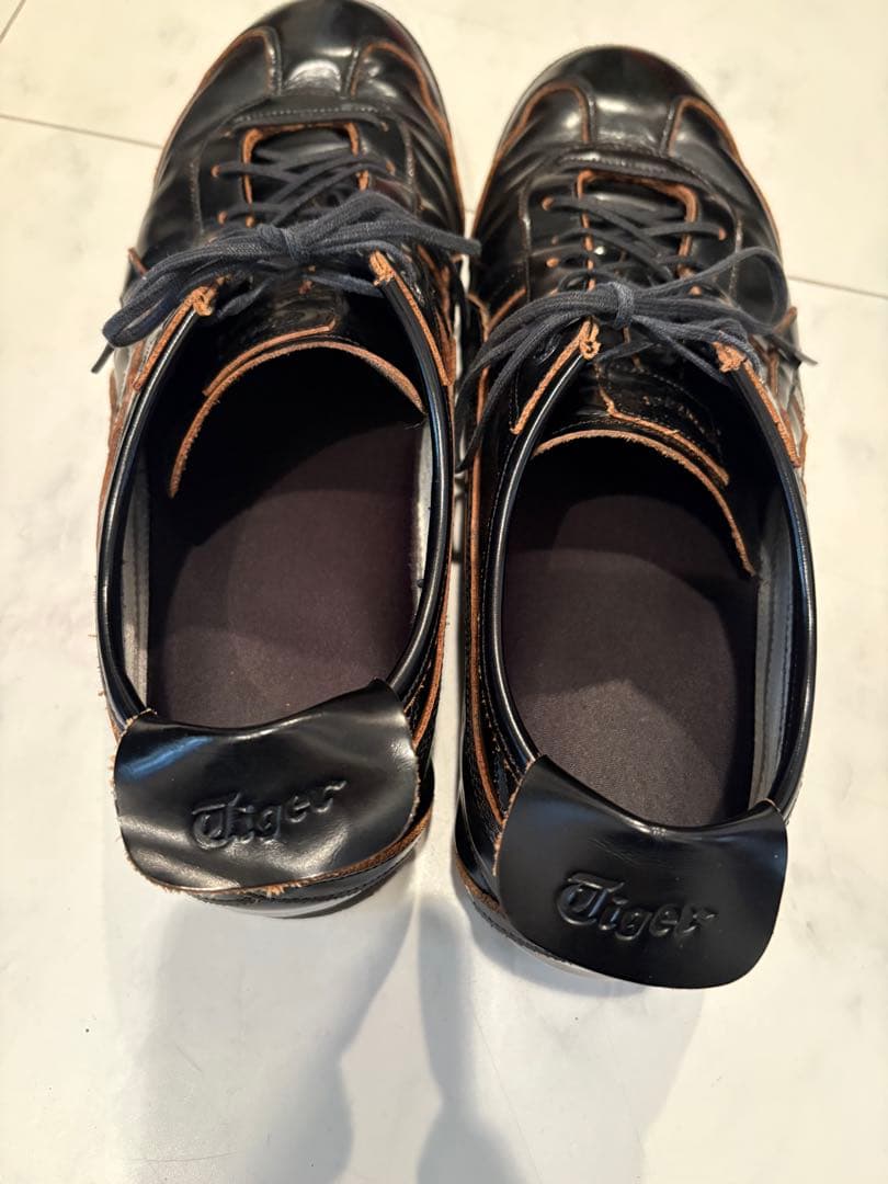 値下げ交渉します。オニツカTiger ブラックスニーカー 革靴