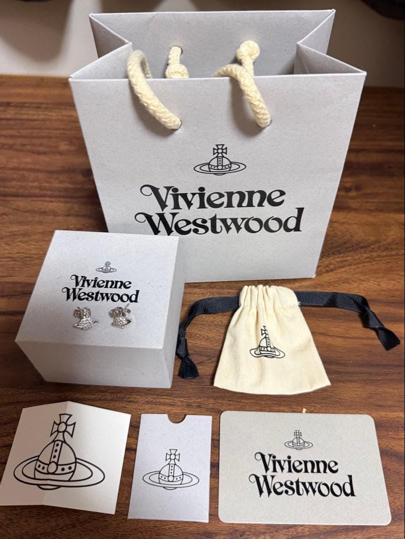 Vivienne Westwoodピアス