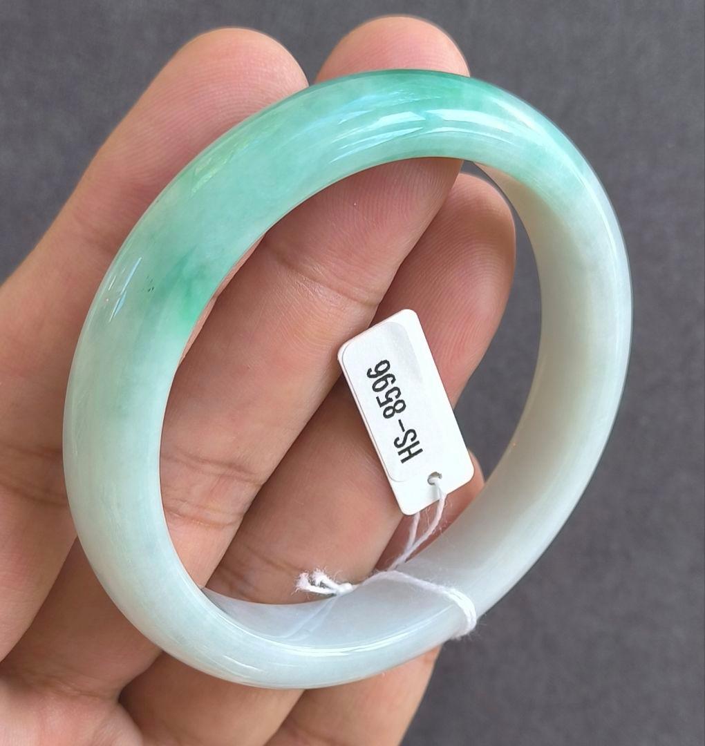 【おまとめ商品】ミャンマー産本翡翠のバングルとペンダントトップ（内径55ミリ弱）