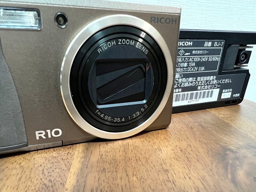 RICOH R10 コンパクトデジタルカメラ＊レトロ　used美品