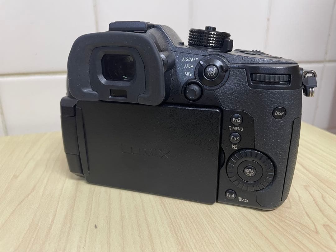 ★LUMIX GH5 レンズキット★　デジタルカメラ