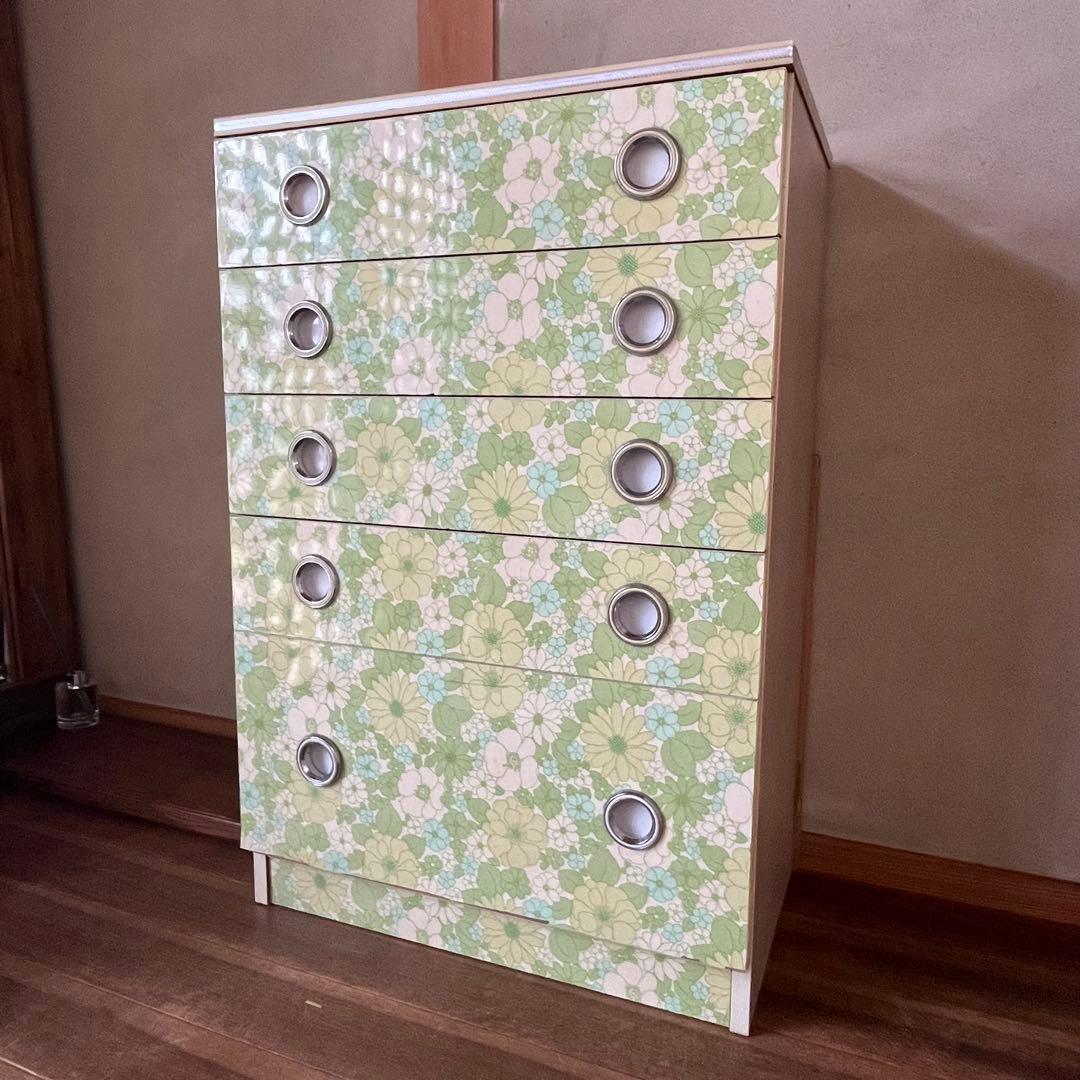 昭和レトロ　ポップな花柄デザインの6段チェスト