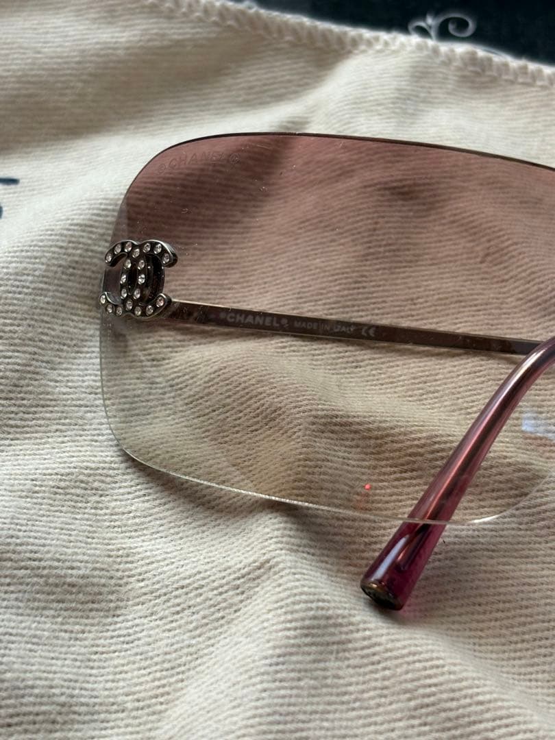 シャネルピンクサングラス中古　ココマーク