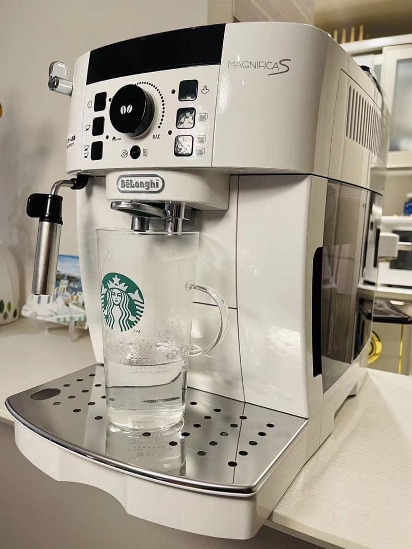 コーヒーメーカー・エスプレッソマシン DeLonghi MAGNIFICA S