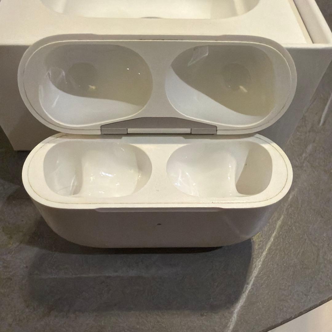 AirPods Pro 第一世代　本体 充電ケース付き