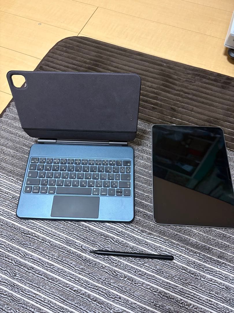 iPad Air 11インチ (M3) 128GB キーボードカバーあり