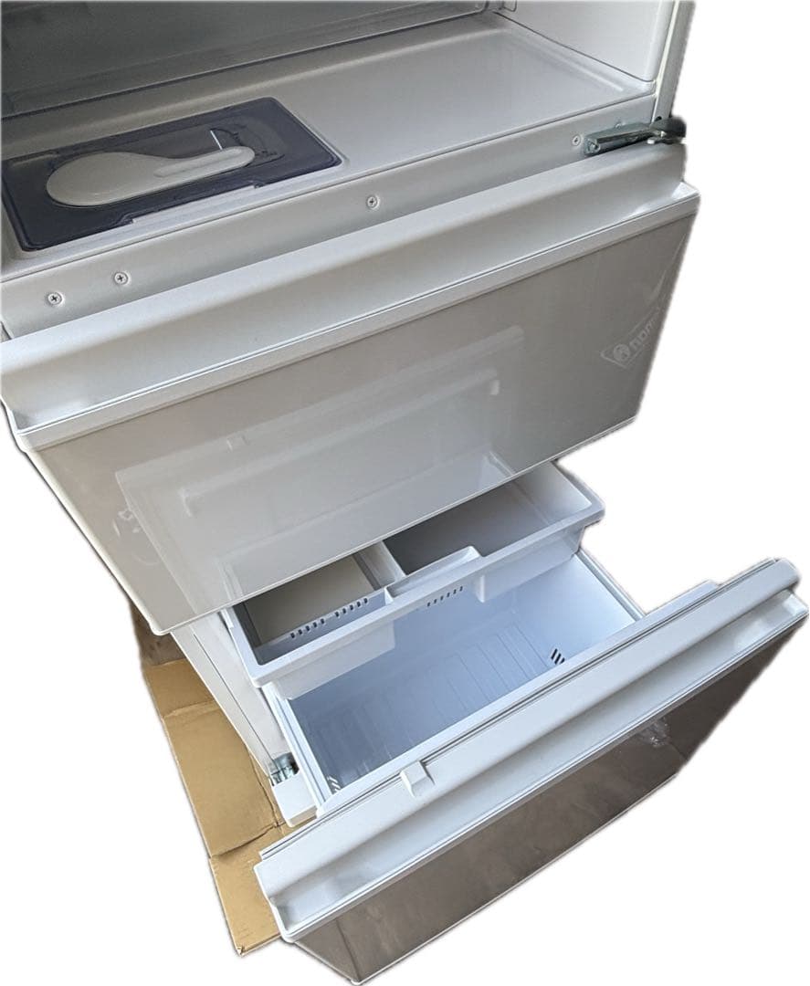 美品　2022年製　三菱　冷凍冷蔵庫３３０Ｌ　ホワイト