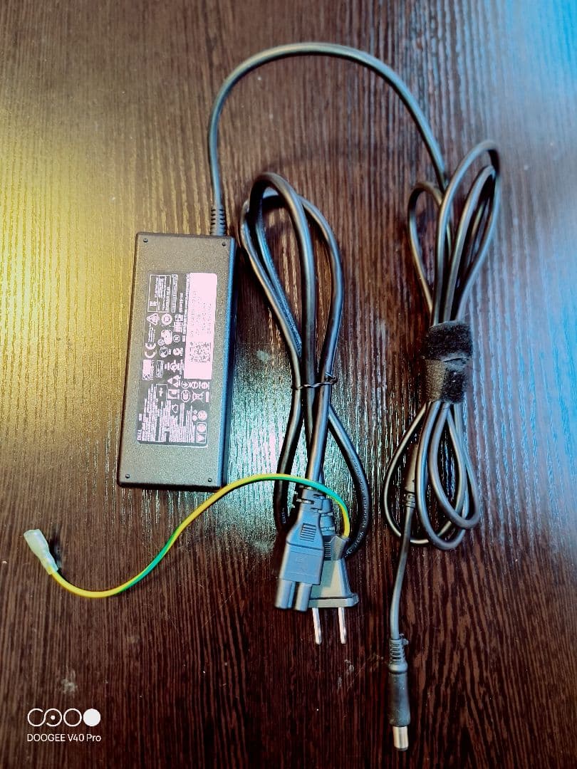 ノートパソコン Dell Inspiron15 7537(純正充電ケーブル付き)