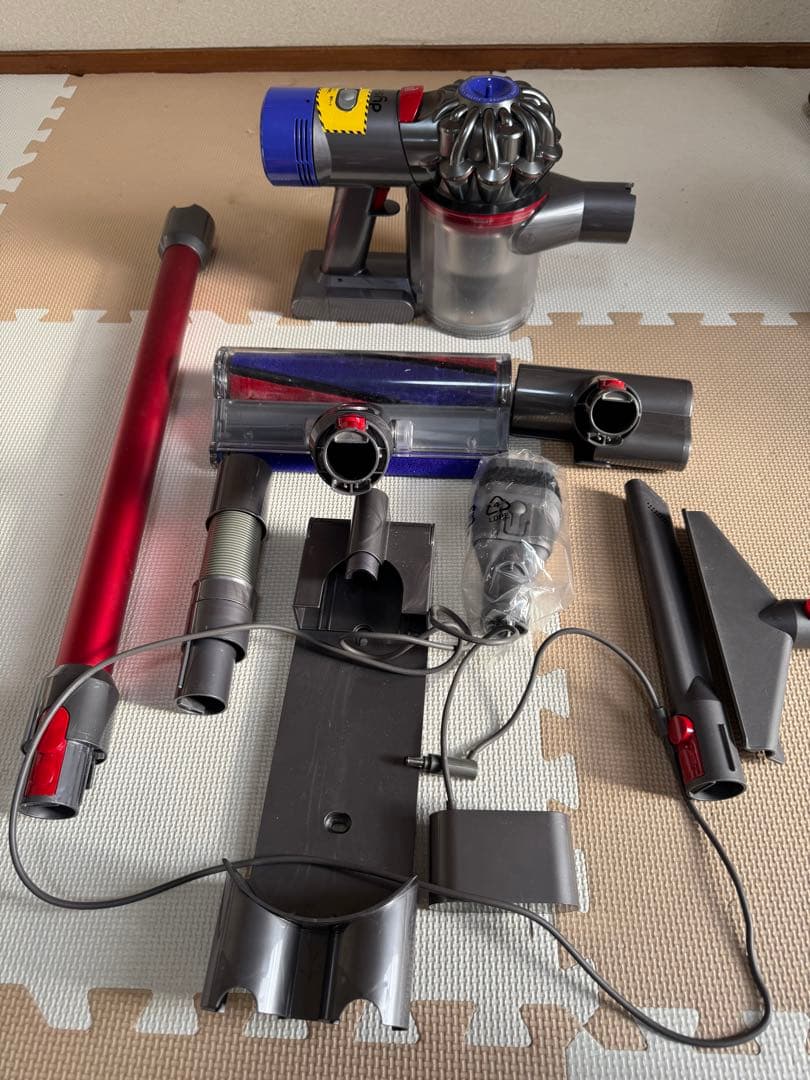 Dyson SV10掃除機 本体と付属品