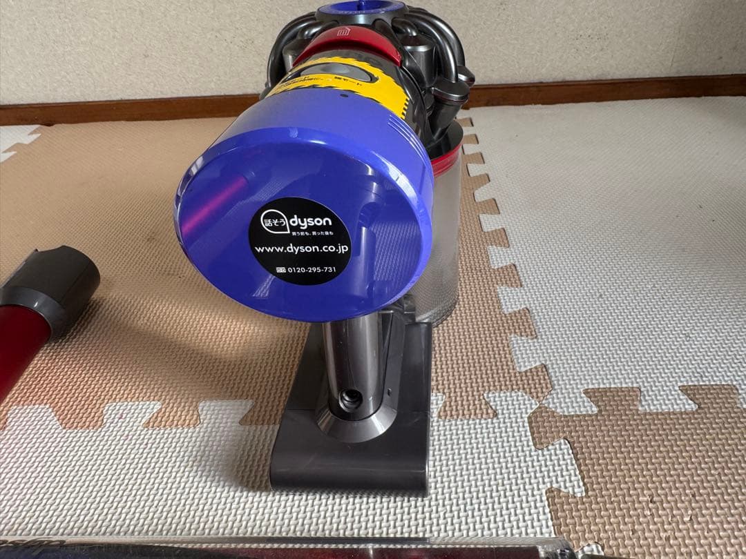 Dyson SV10掃除機 本体と付属品