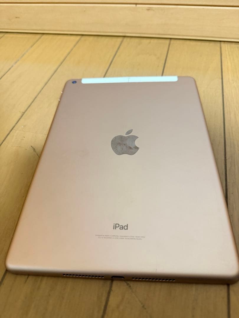 iPad 第6世代 32GB Wi-Fiモデル / セルラーモデル