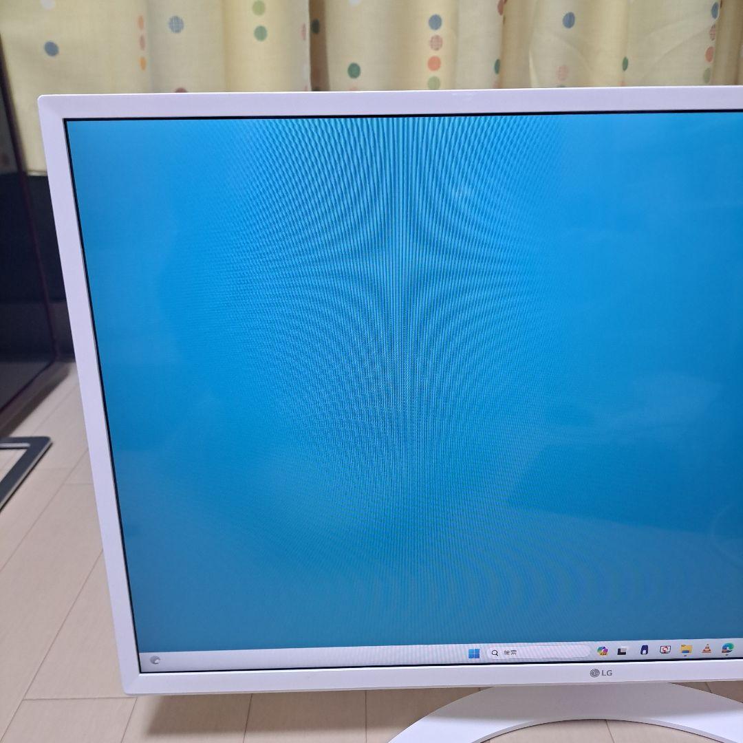 美品～普通!LG モニター 32MP58HQ-W ホワイト 大画面