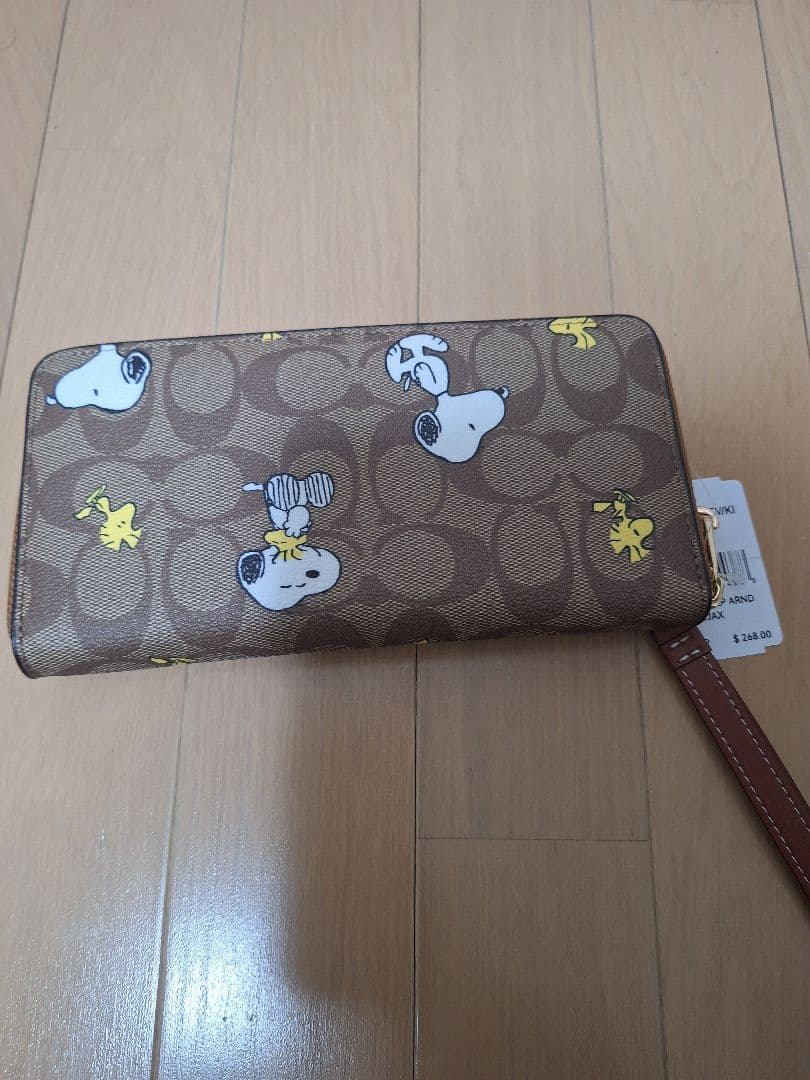 emi_arashi_0218　新品未使用　COACH スヌーピー 長財布