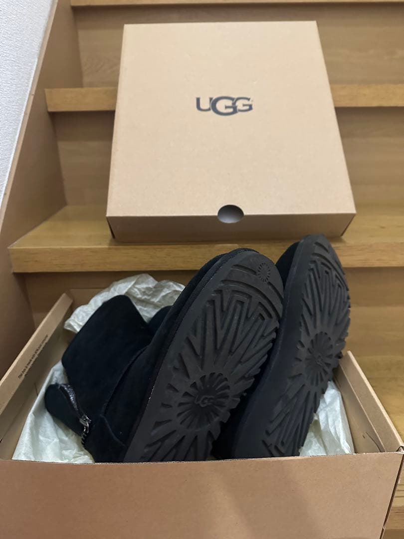新品近いU G Gブーツ