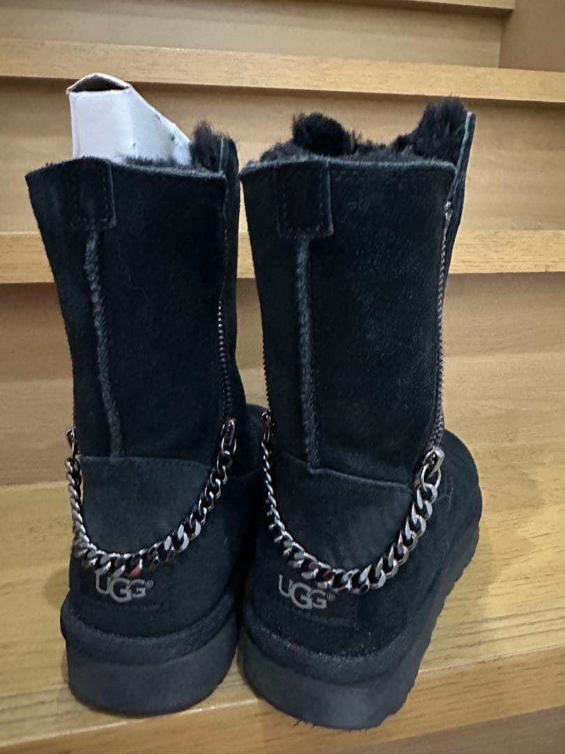 新品近いU G Gブーツ