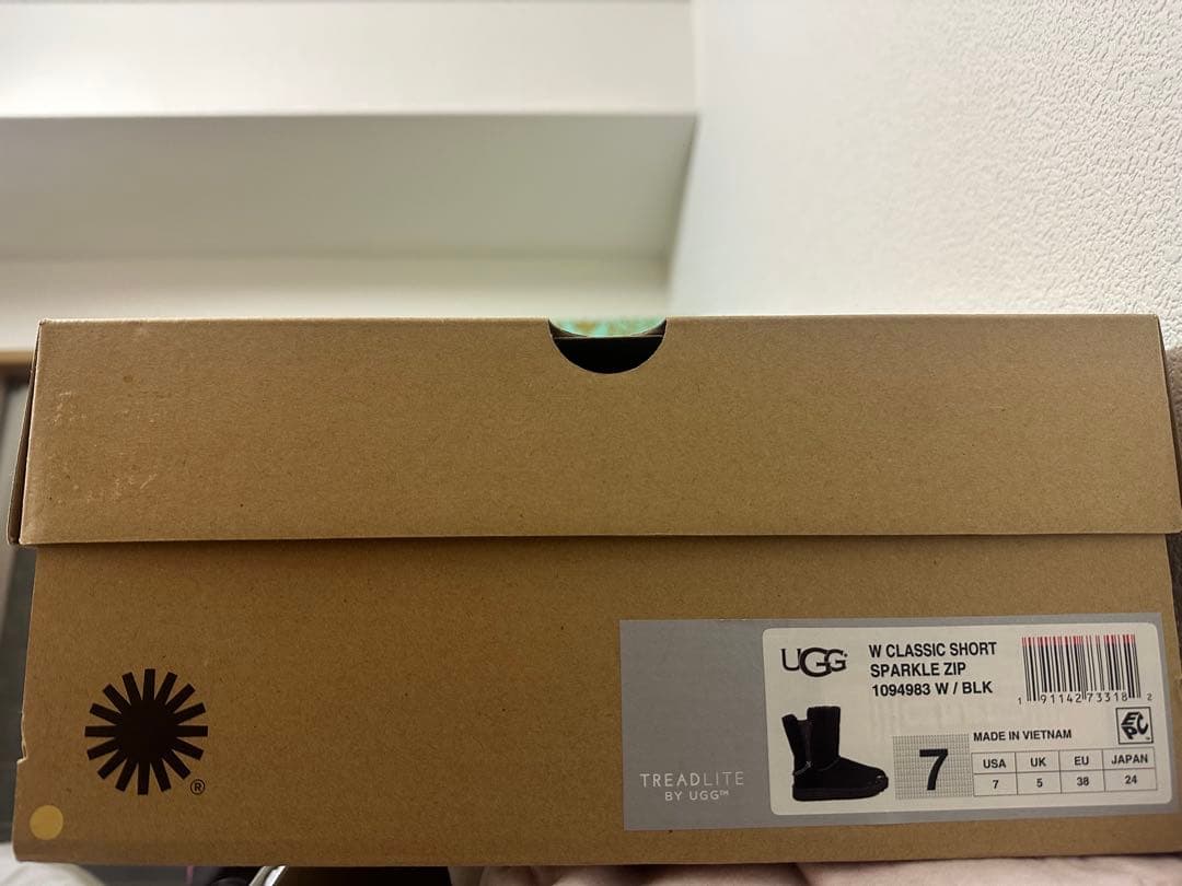 新品近いU G Gブーツ