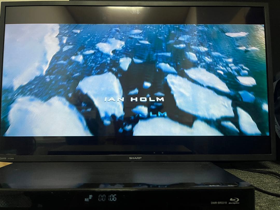 やまにしSHARP 2T-C32DE-B 32型　24年製