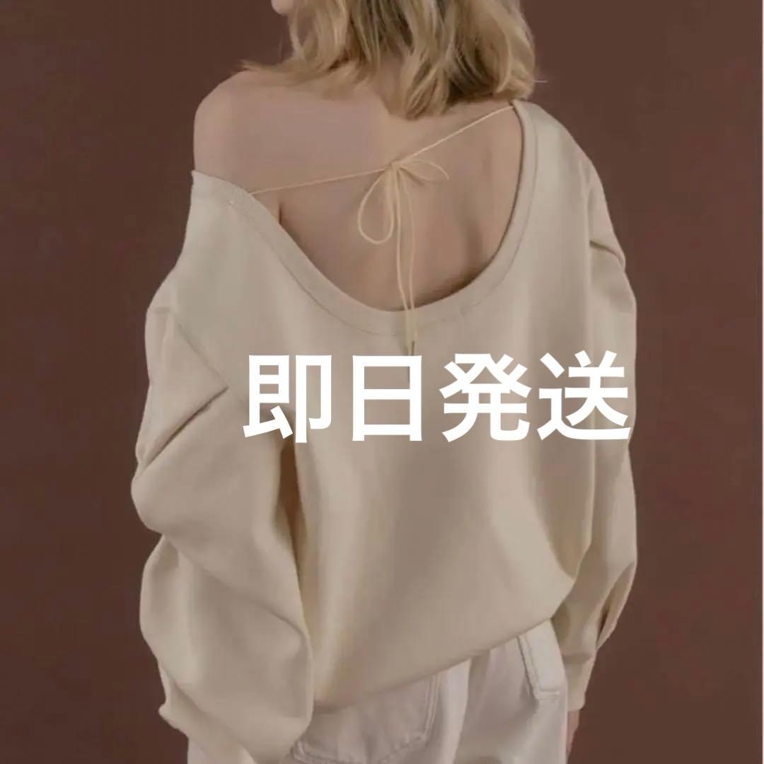 THE TOE Opern Off-shoulder Sweat アイボリー