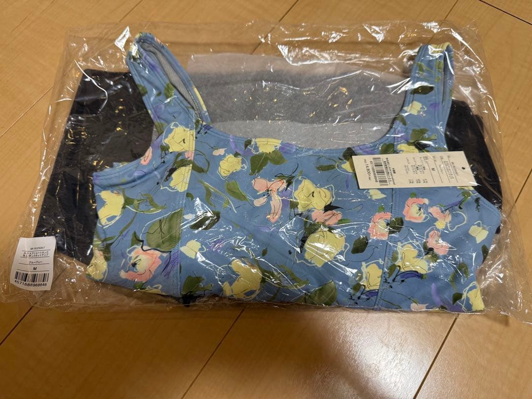 SUKALAスクエアショートタンク&レギンスセット Mサイズ