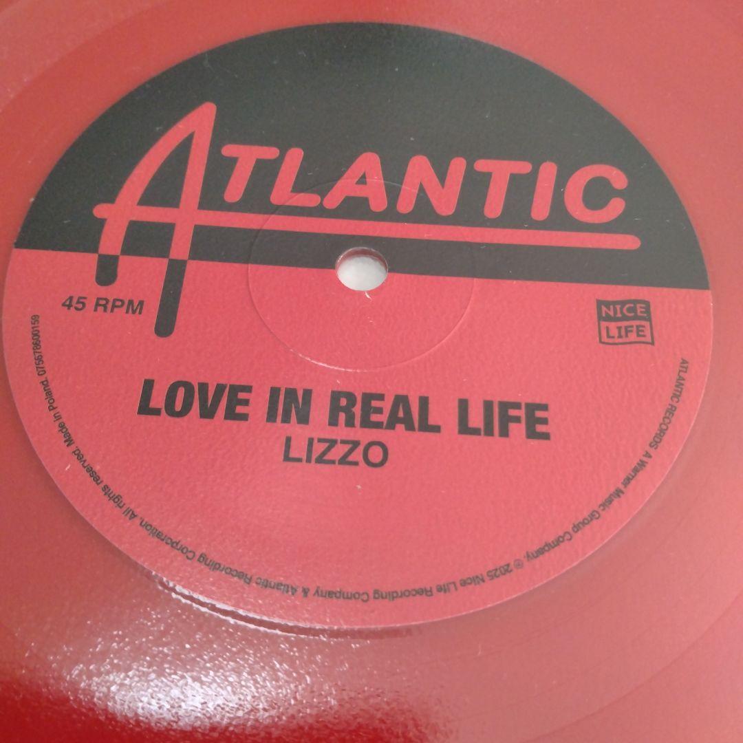 Lizzo ハート型レコードセット