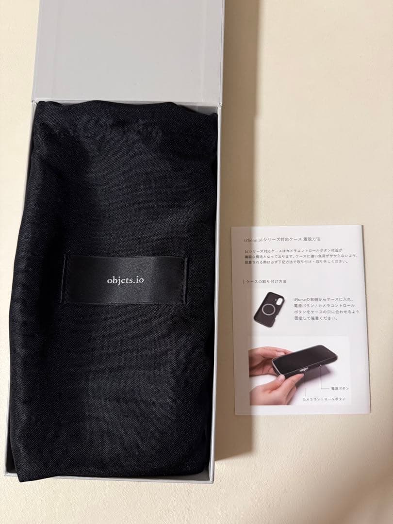 【新品未使用】objcts.io カラビナ付16Pro ホワイトベージュ