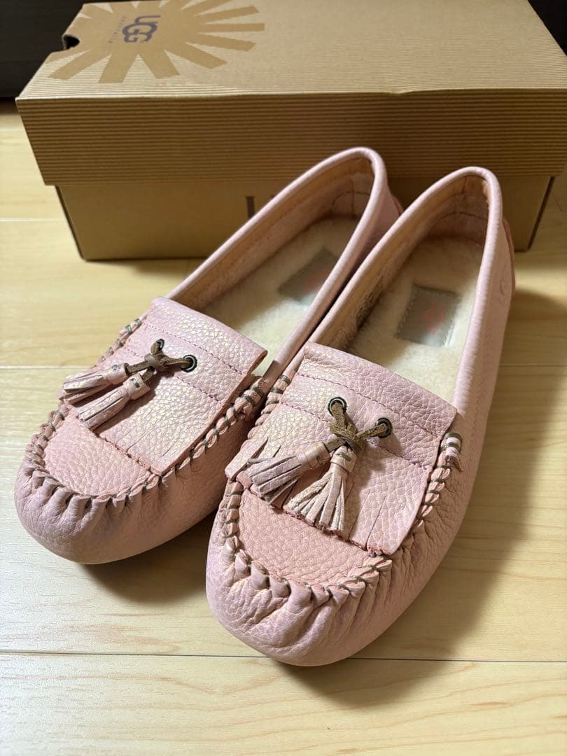 未使用品　UGG モカシン　ローファー