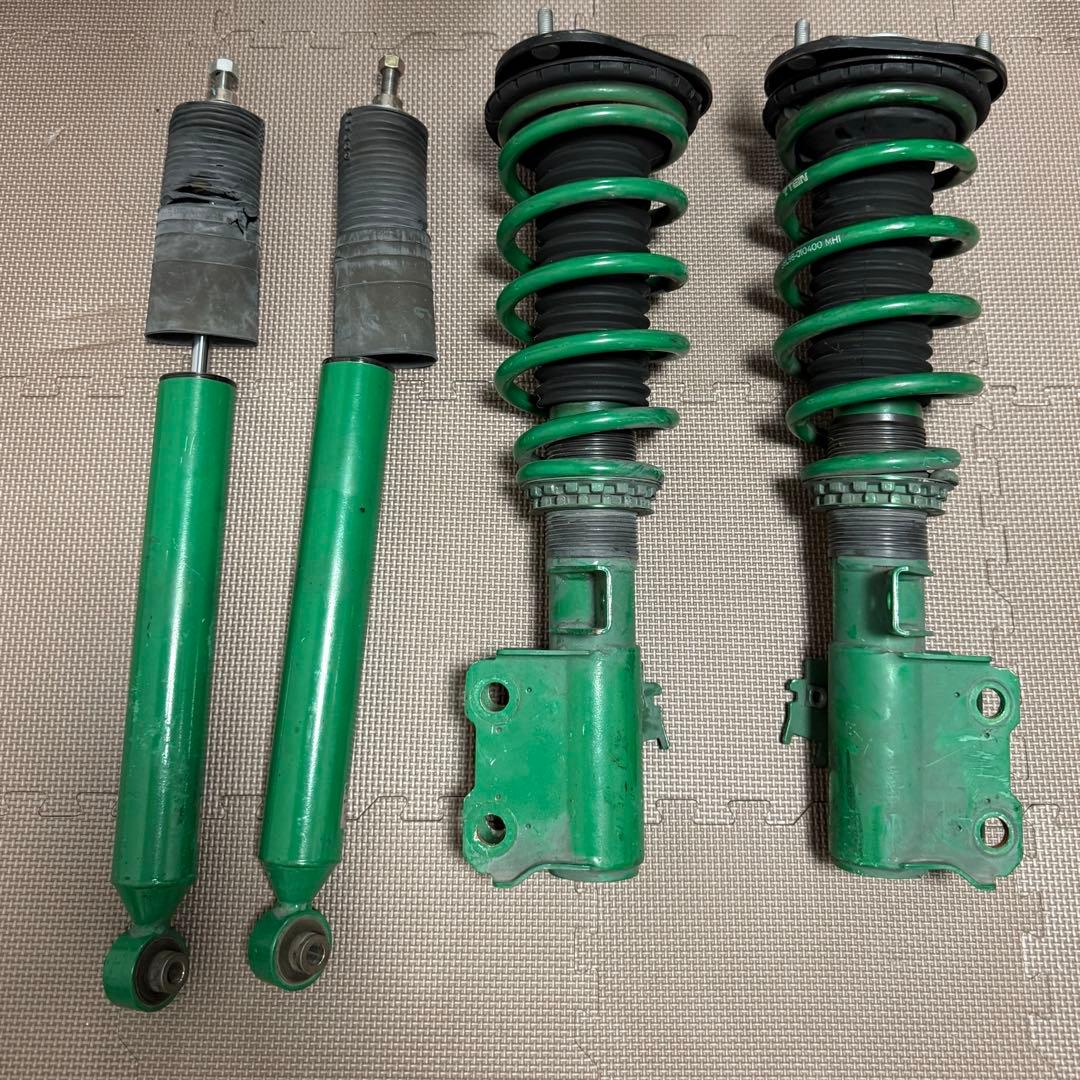 30プリウス　車高調