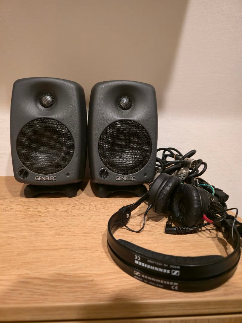 GENELEC MODEL8020A スピーカーSENNHEISERヘッドフォン