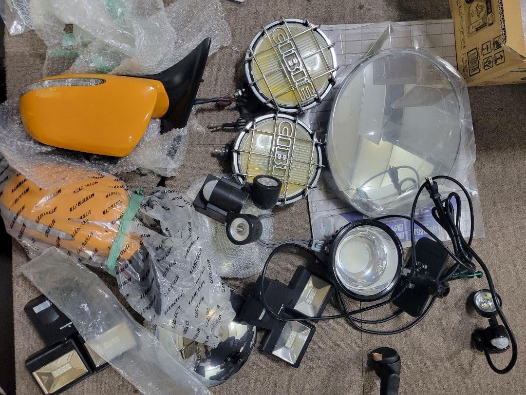 CIBIEフォグライトと黄色サイドミラー新品、ダウンサス中古　人感センサーライト