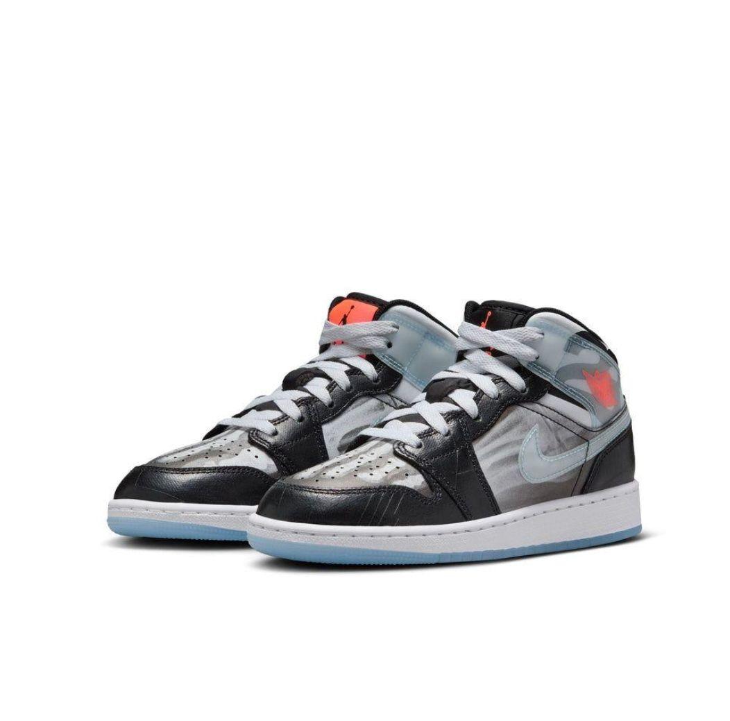 Mii　Nike Air Jordan 1 Mid キッズスニーカー