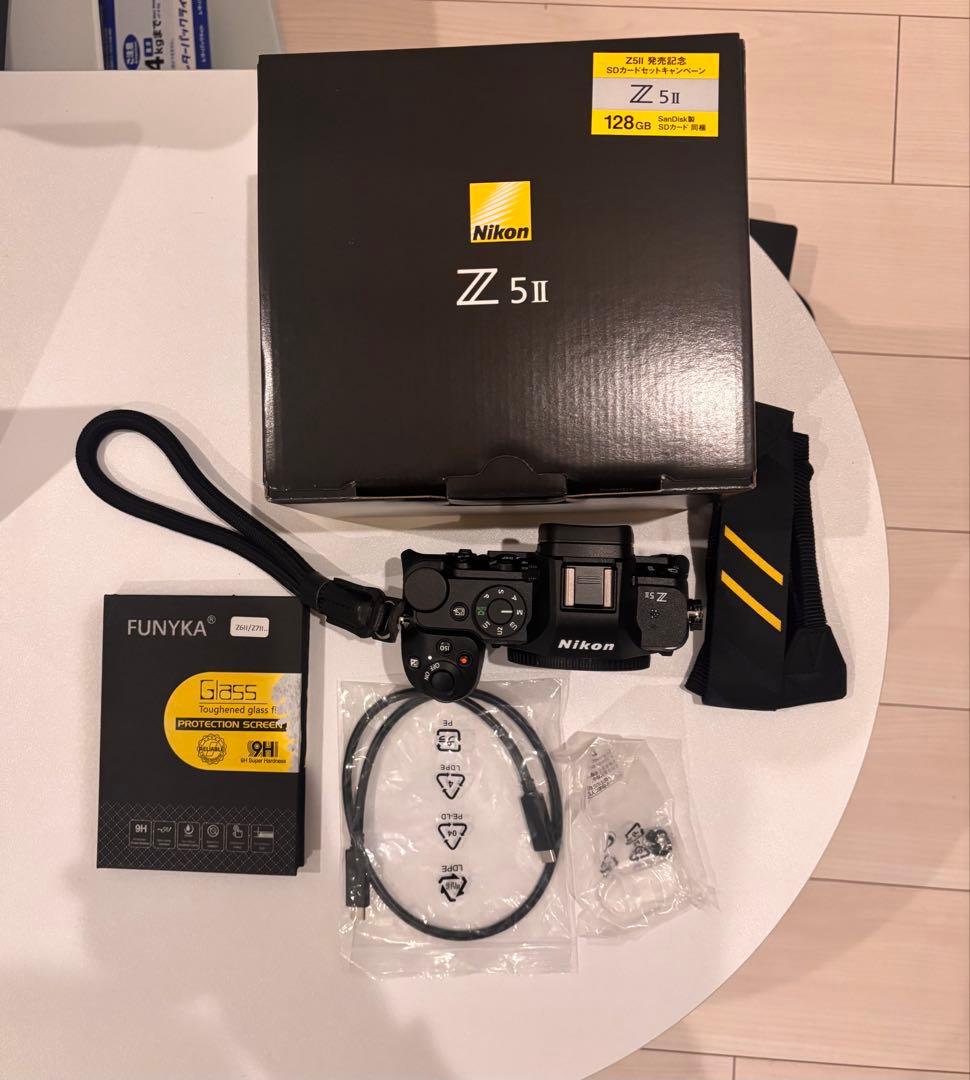 Nikon Z 5 II デジタル一眼レフ (SDカード付き)