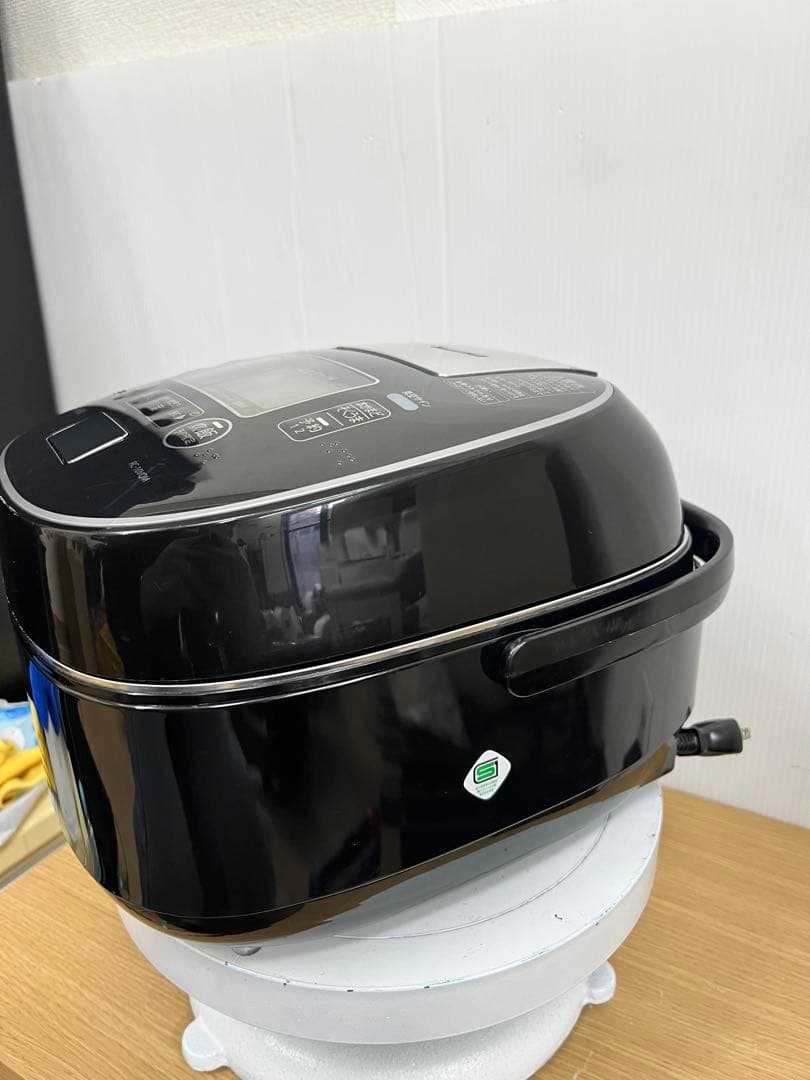 【TOSHIBA】真空圧力IH 炊飯器 RC-10VQM 1.0L 2018年製