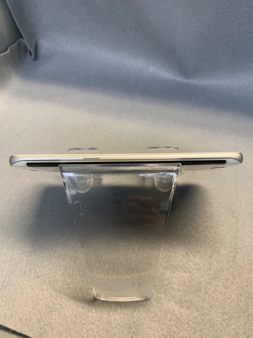 美品　国内版　SIMフリー　Galaxy s7 edge ホワイト色