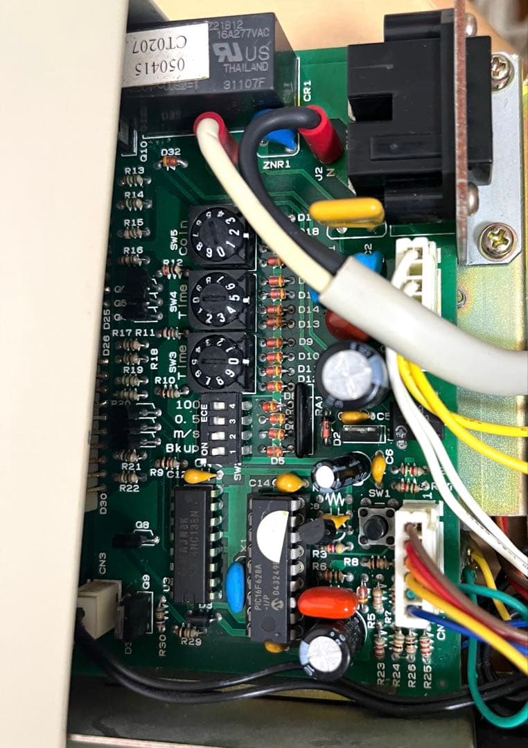 100円　タイマー　WEー01 WEDGE 動作確認済