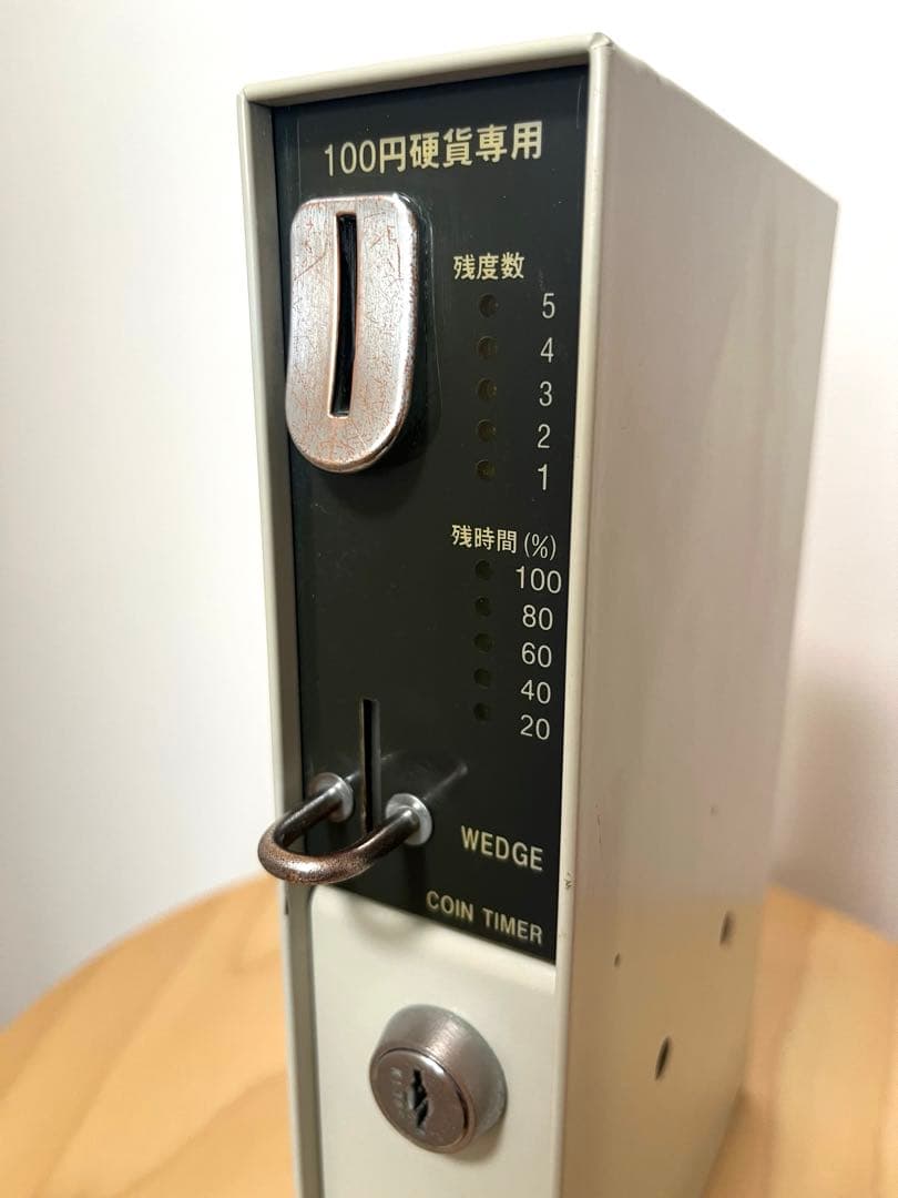 100円　タイマー　WEー01 WEDGE 動作確認済