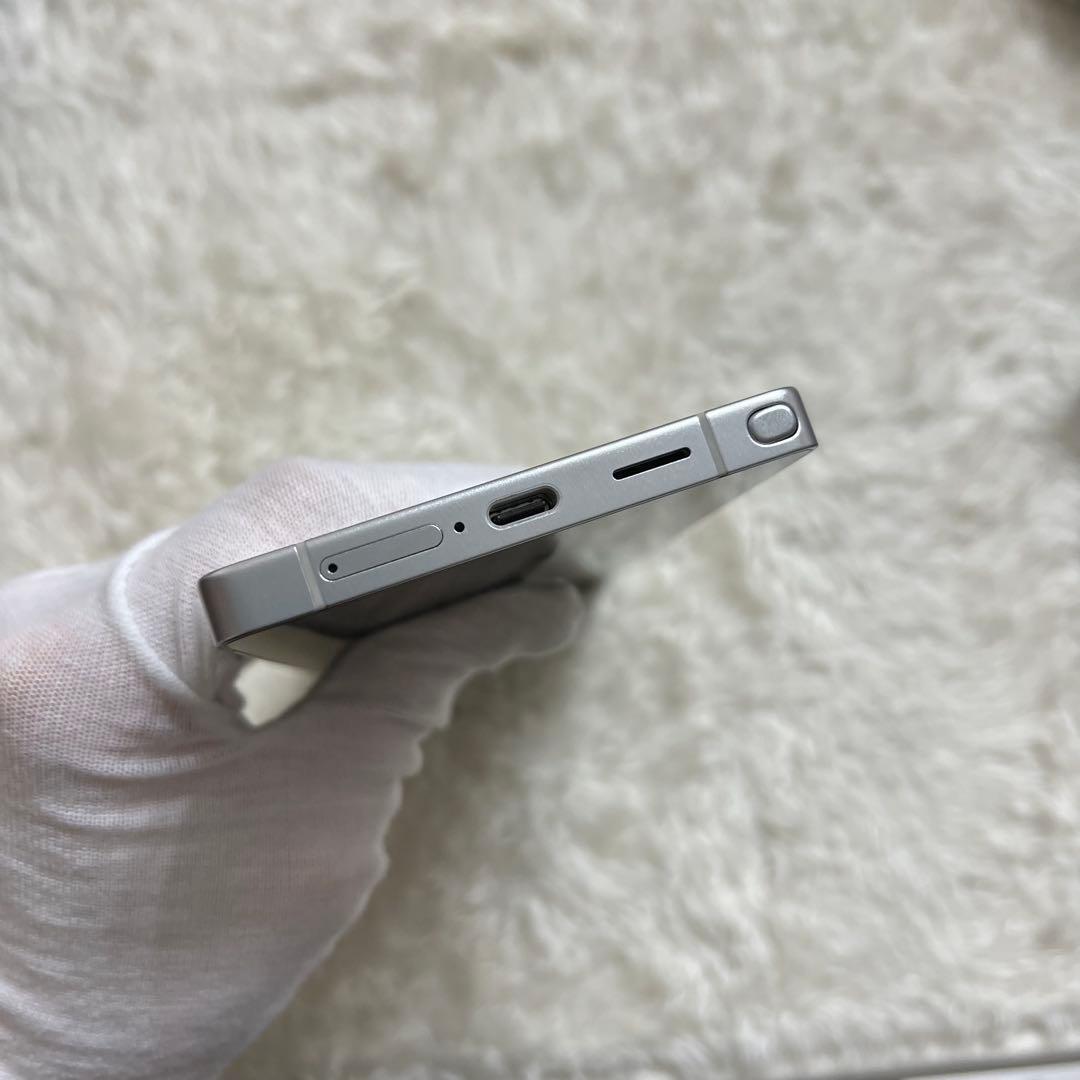 ★ Galaxy S25 ultra 256GB ホワイトシルバー美品j07