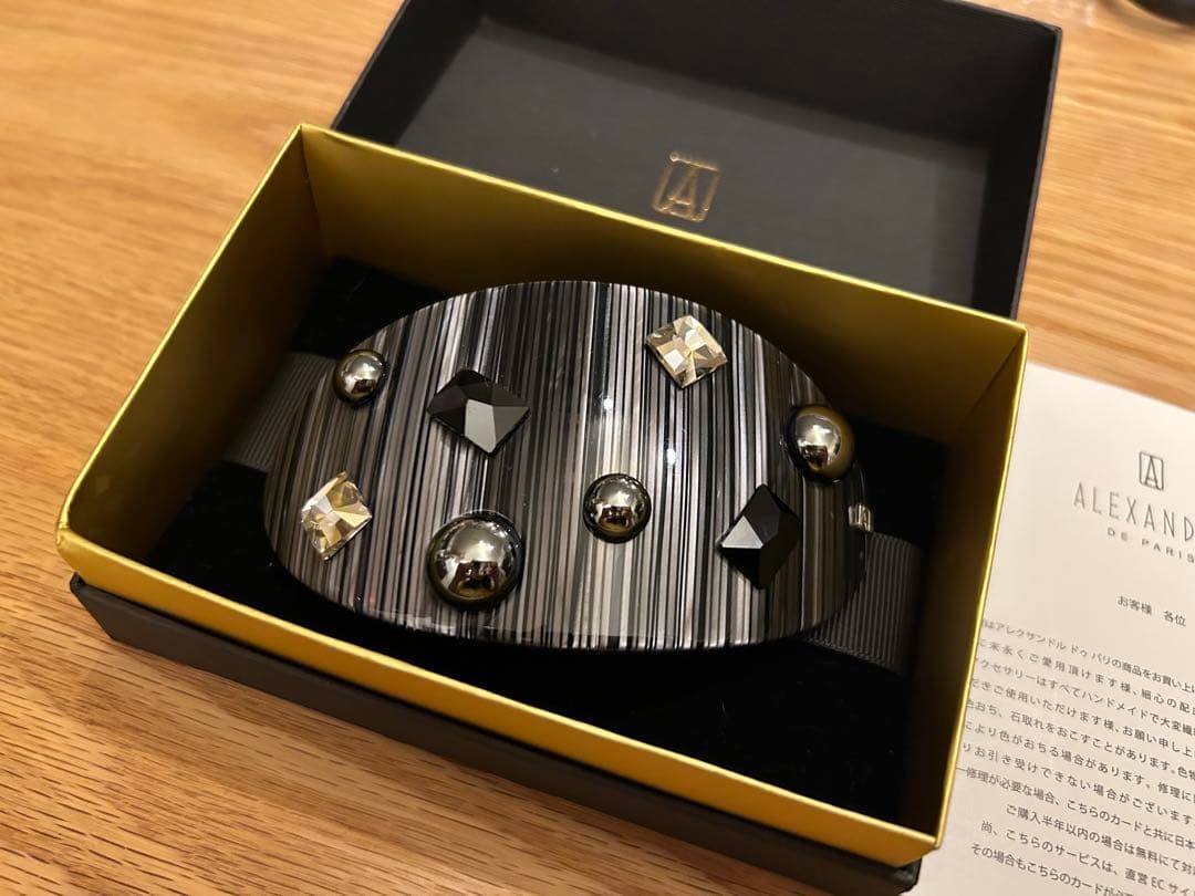 KA☆HIさま専用　アレクサンドルドゥパリ スワロフスキーとブラックパール