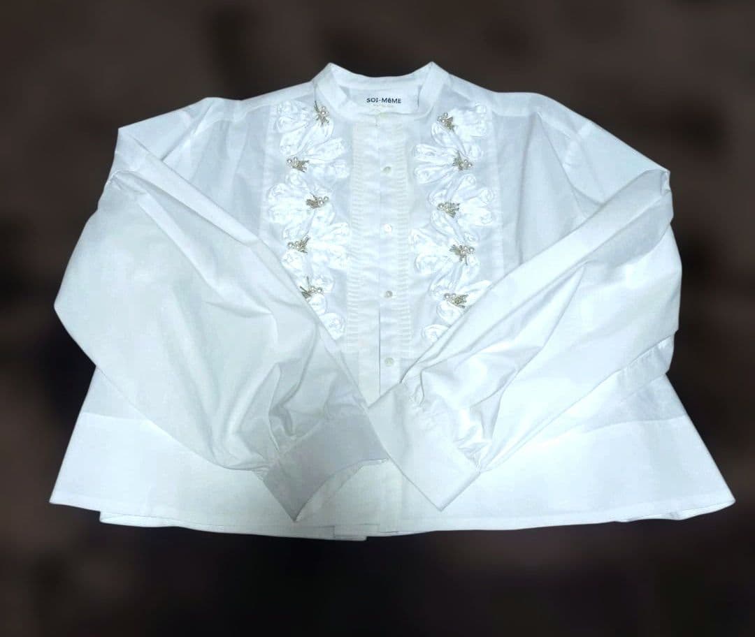 マリリンムーン　SOI-MeMEコード刺繍パールブラウス