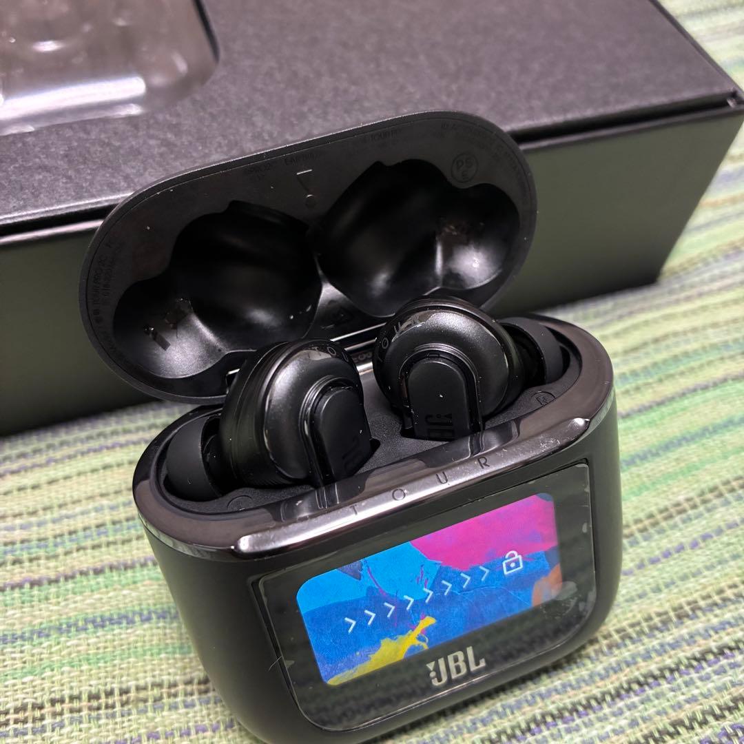 ほぼ未使用JBL TOUR PRO 2 ワイヤレスイヤホン ケース付