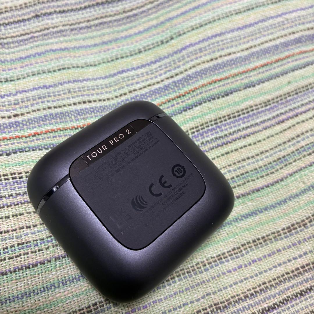 ほぼ未使用JBL TOUR PRO 2 ワイヤレスイヤホン ケース付
