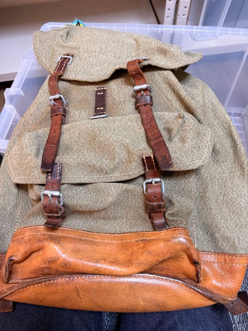 スイス軍 60年代 バックパック ヴィンテージ レザー リュック ミリタリー