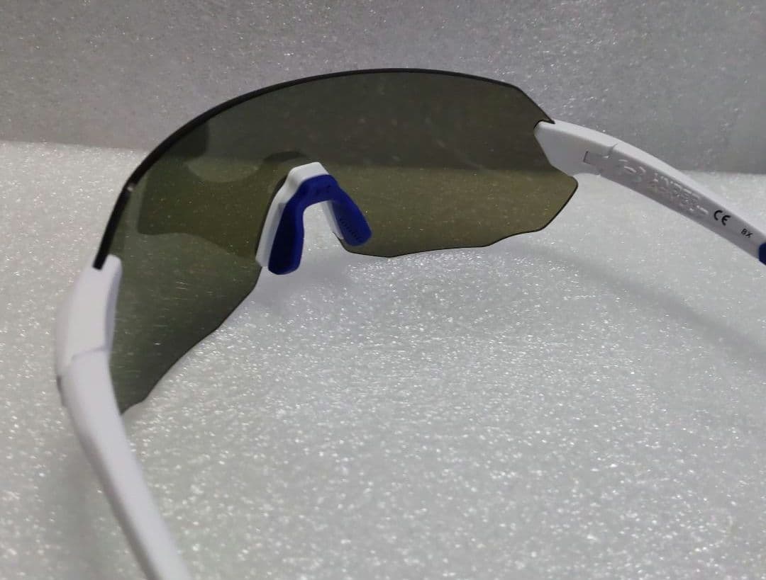 激安【新品】アンダーアーマースポーツサングラス ハーフタイム