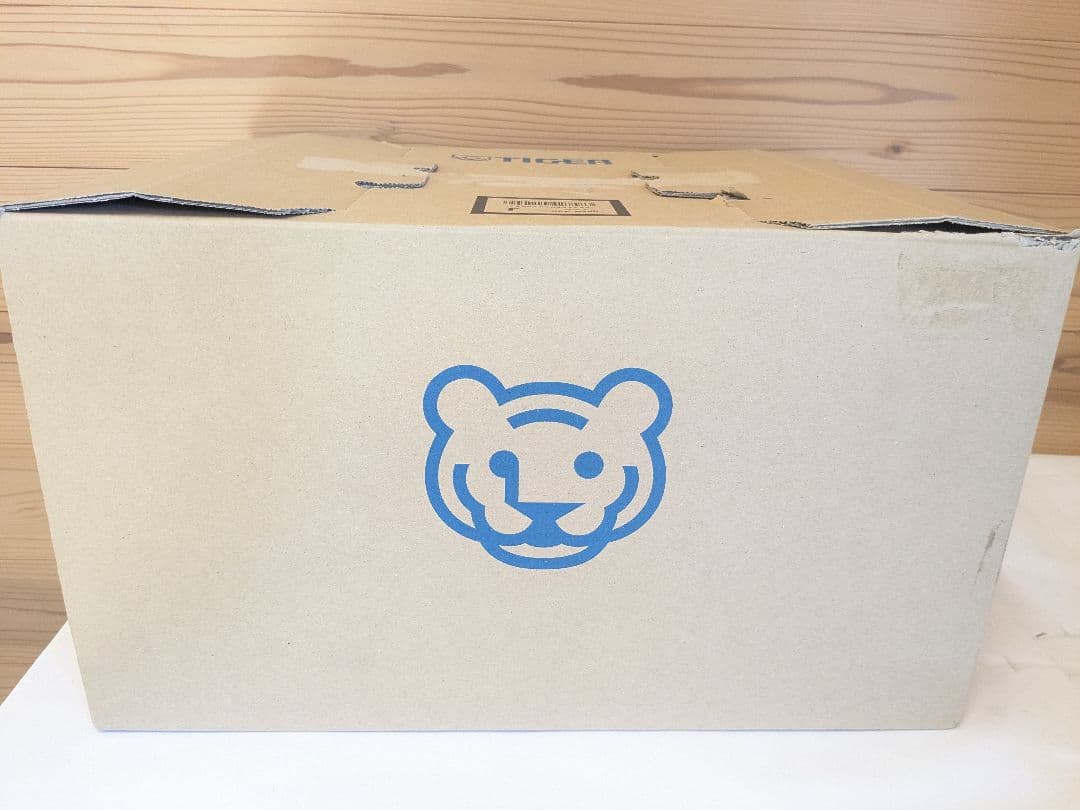 【未使用】タイガー　TIGER 炊飯器 5.5合 ブラウン JPK-B100T