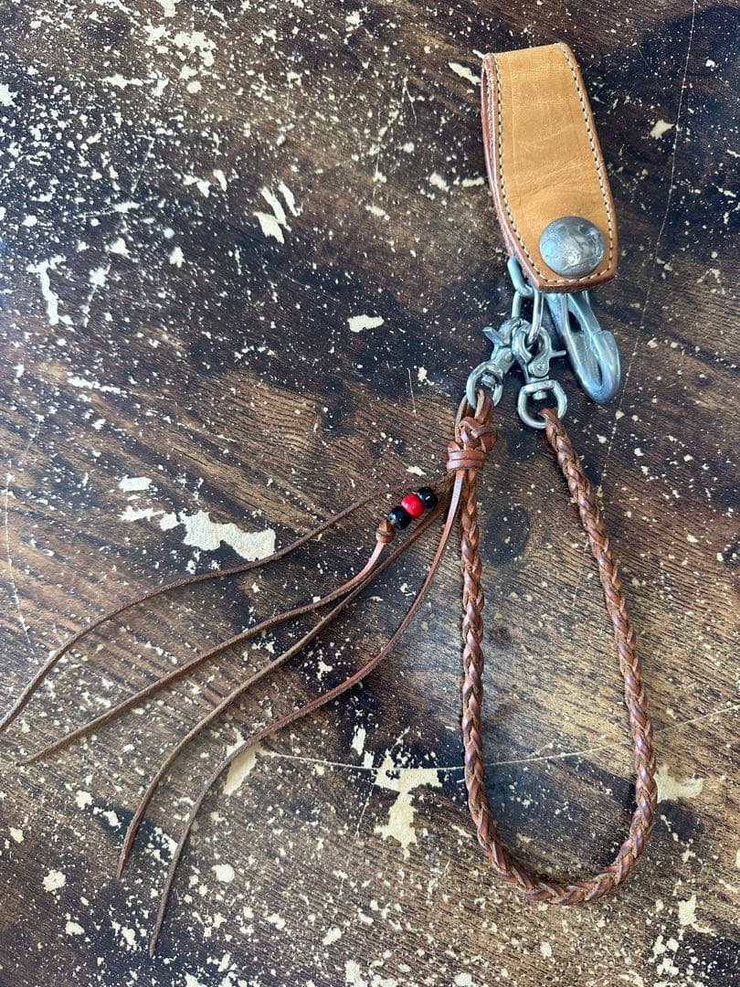 RED MOON　ビーズ付き　レザーウォレットチェーン　ロープ　ベルトループ